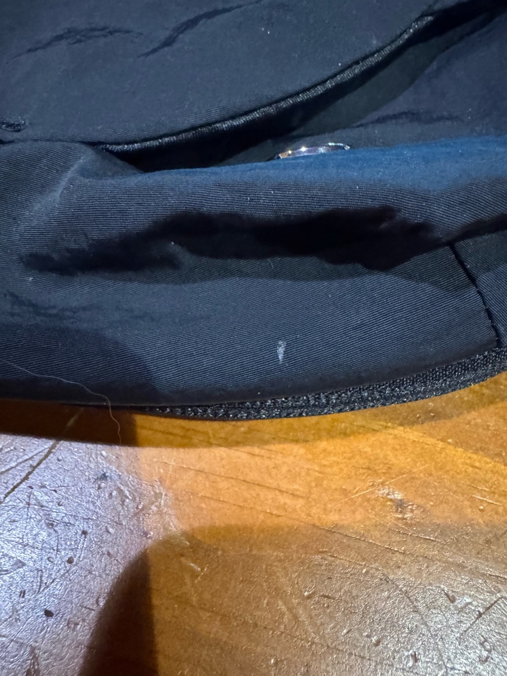 LULULEMON Curved Crossbody Bag - BAG IS BLACK!! - Picture 11 of 13
